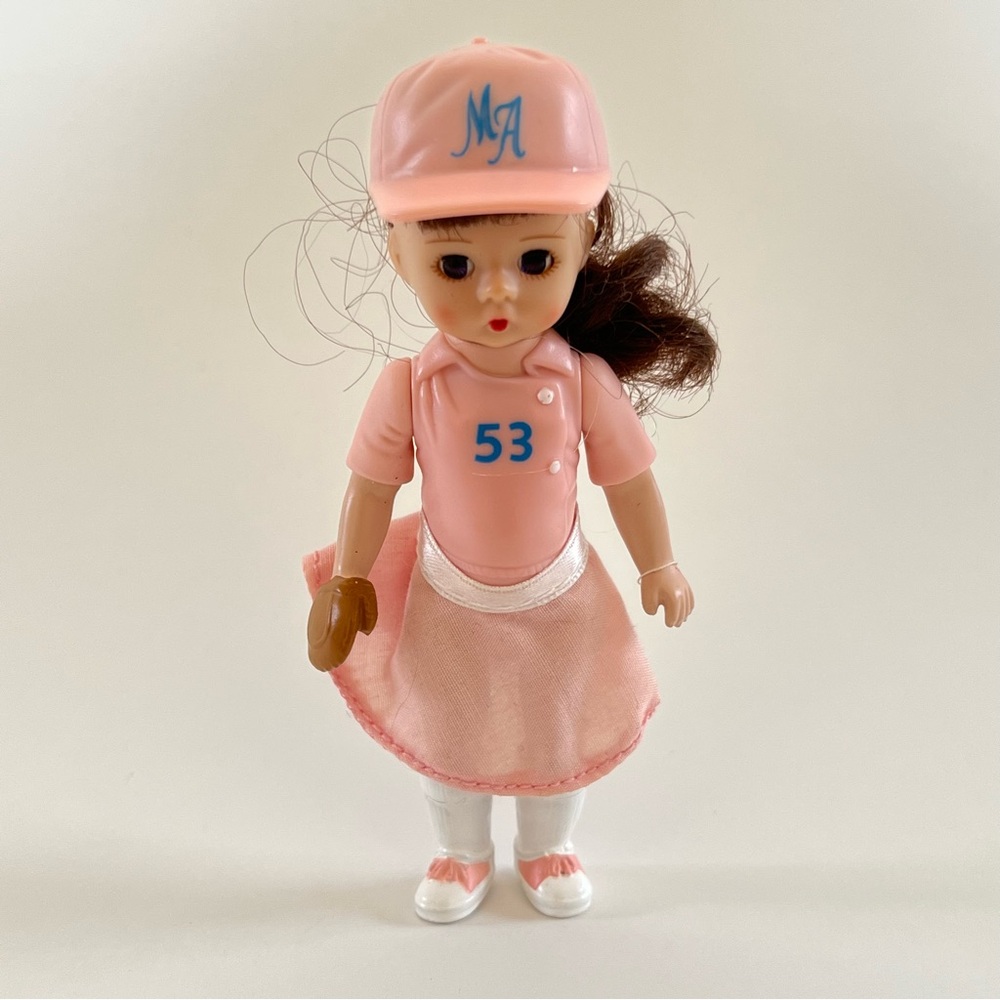 2005 Madame Alexander McDonalds toy doll βTeammates Girlβ #53 pink softball